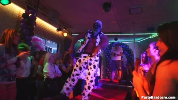 Party Hardcore Gone Crazy Vol. 38 Part 6 - Cam 2 Screencap 45 on www.sinx.com