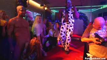 Party Hardcore Gone Crazy Vol. 38 Part 6 - Cam 2 Screencap 75 on www.sinx.com