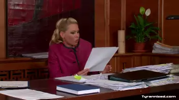 Sexy Secretary Screencap 9 on www.sinx.com