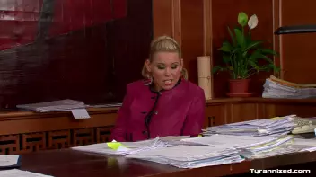 Sexy Secretary Screencap 14 on www.sinx.com