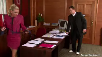 Sexy Secretary Screencap 17 on www.sinx.com