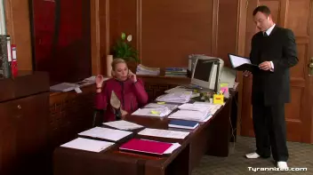 Sexy Secretary Screencap 3 on www.sinx.com