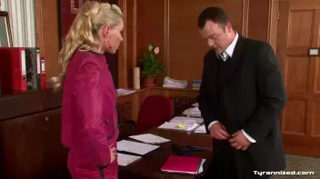 Sexy Secretary Screencap 31 on www.sinx.com