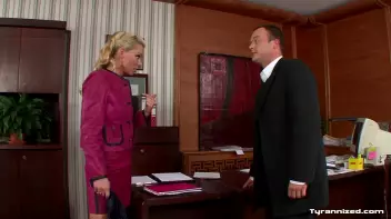 Sexy Secretary Screencap 34 on www.sinx.com