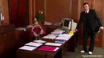 Sexy Secretary Screencap 4 on www.sinx.com