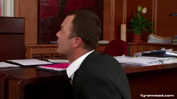 Sexy Secretary Screencap 41 on www.sinx.com