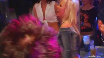 Blue Jean Babes Part 1 Cam 1 Screencap 10 on www.sinx.com