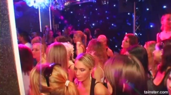 Blue Jean Babes Part 1 Cam 1 Screencap 13 on www.sinx.com