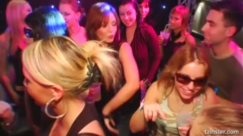 Blue Jean Babes Part 1 Cam 1 Screencap 3 on www.sinx.com