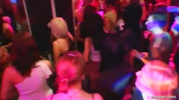 Blue Jean Babes Part 1 Cam 1 Screencap 61 on www.sinx.com