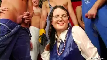 Quarts of the Finest Yellow Juice Screencap 96 on www.sinx.com