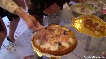 The Cake Party Disaster Screencap 63 on www.sinx.com