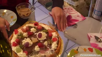 The Cake Party Disaster Screencap 7 on www.sinx.com