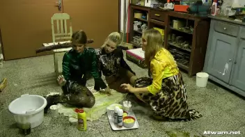 Wet And Messy Workshop Screencap 55 on www.sinx.com