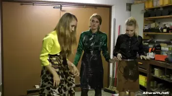 Wet And Messy Workshop Screencap 22 on www.sinx.com