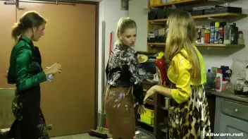 Wet And Messy Workshop Screencap 44 on www.sinx.com