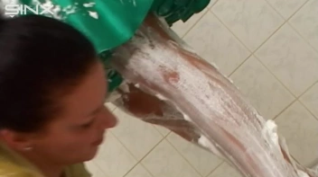 Two Messy Babes Covered In Foam Screencap 17 on www.sinx.com