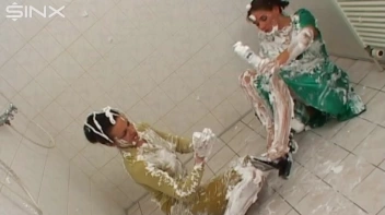 Two Messy Babes Covered In Foam Screencap 42 on www.sinx.com