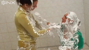 Two Messy Babes Covered In Foam Screencap 47 on www.sinx.com