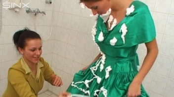 Two Messy Babes Covered In Foam Screencap 5 on www.sinx.com