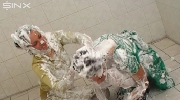 Two Messy Babes Covered In Foam Screencap 59 on www.sinx.com