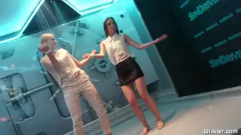 Spectacular wetlook dancing Screencap 12 on www.sinx.com