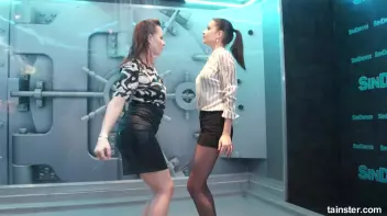 Spectacular wetlook dancing Screencap 14 on www.sinx.com