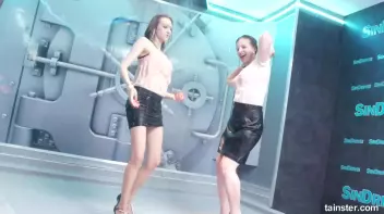 Spectacular wetlook dancing Screencap 33 on www.sinx.com