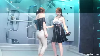 Spectacular wetlook dancing Screencap 60 on www.sinx.com