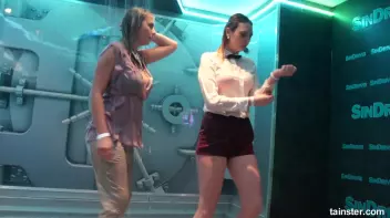 Spectacular wetlook dancing Screencap 74 on www.sinx.com