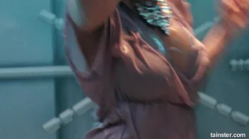 Spectacular wetlook dancing Screencap 76 on www.sinx.com