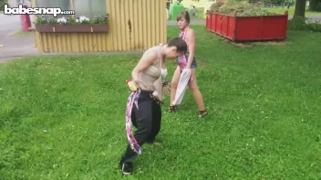 Proudly Pulling Hair And Pantyhose In Public Screencap 16 on www.sinx.com