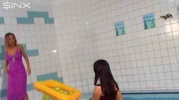 Catfighting Girls Get Soaked In The Pool Screencap 14 on www.sinx.com