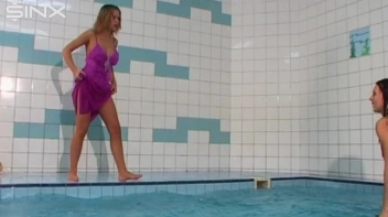 Catfighting Girls Get Soaked In The Pool Screencap 24 on www.sinx.com