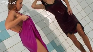 Catfighting Girls Get Soaked In The Pool Screencap 55 on www.sinx.com