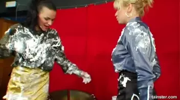 Massive, Sexy Foam Fight Screencap 12 on www.sinx.com