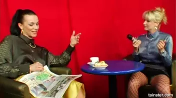 Massive, Sexy Foam Fight Screencap 4 on www.sinx.com