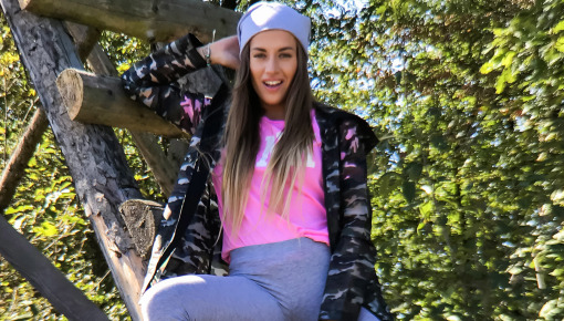 Latest deal - Brunette College Girl Sucks And Fucks Massively Girthy Guy