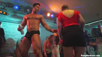Party Hardcore Gone Crazy Vol. 30 Part 4 - Cam 4 Screencap 49 on www.sinx.com