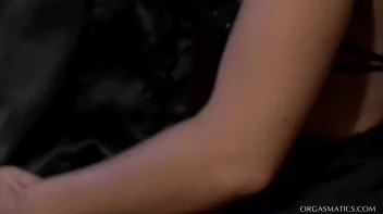 Lesbo Tales From The Dark Side Screencap 84 on www.sinx.com