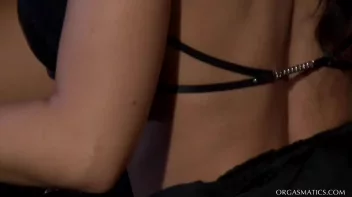 Lesbo Tales From The Dark Side Screencap 81 on www.sinx.com