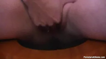 Brits Piss Best Screencap 27 on www.sinx.com