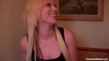 Brits Piss Best Screencap 3 on www.sinx.com