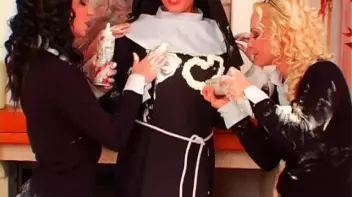 CATHOLIC SCHOOL BABES RULE! Screencap 61 on www.sinx.com