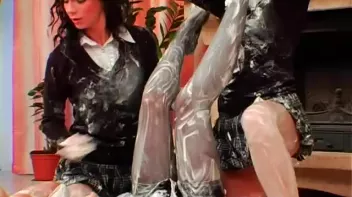 CATHOLIC SCHOOL BABES RULE! Screencap 82 on www.sinx.com