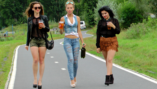 Latest deal - Cute Bitches Brawl In The Water - Cam 2