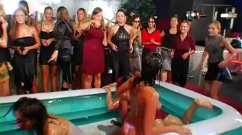 Katty vs. Julia Messy Fight Screencap 86 on www.sinx.com