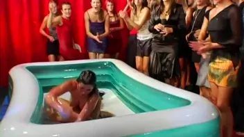 Katty vs. Julia Messy Fight Screencap 48 on www.sinx.com