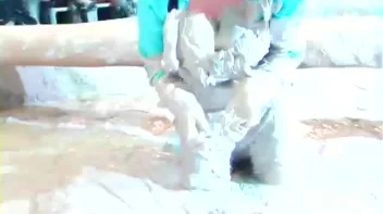 Struggling in the Mud Screencap 9 on www.sinx.com