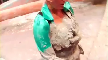 Struggling in the Mud Screencap 16 on www.sinx.com